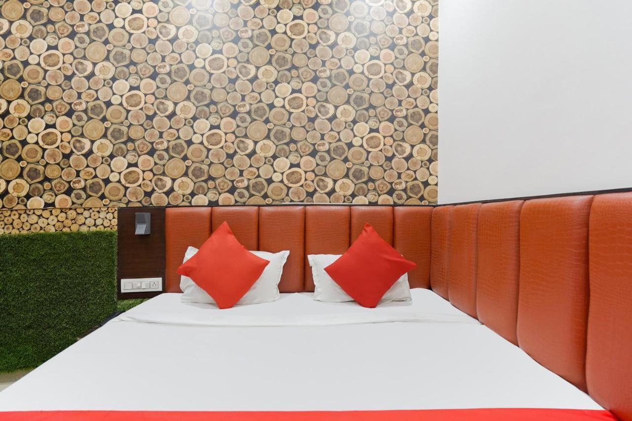 Oyo 48489 Adarsh Plaza Hotel Szaharanpur Kültér fotó