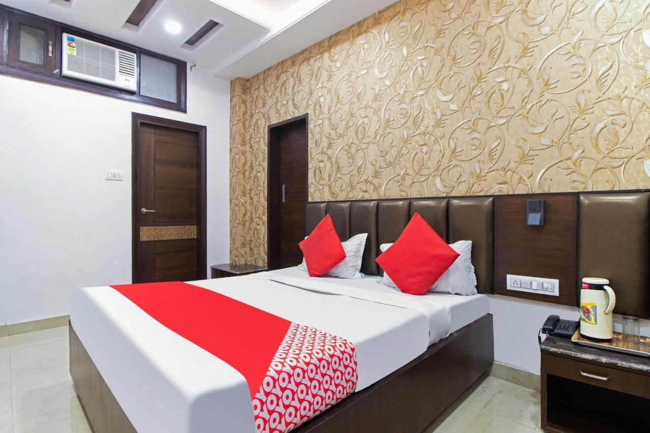 Oyo 48489 Adarsh Plaza Hotel Szaharanpur Kültér fotó