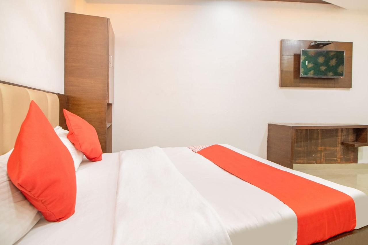 Oyo 48489 Adarsh Plaza Hotel Szaharanpur Kültér fotó