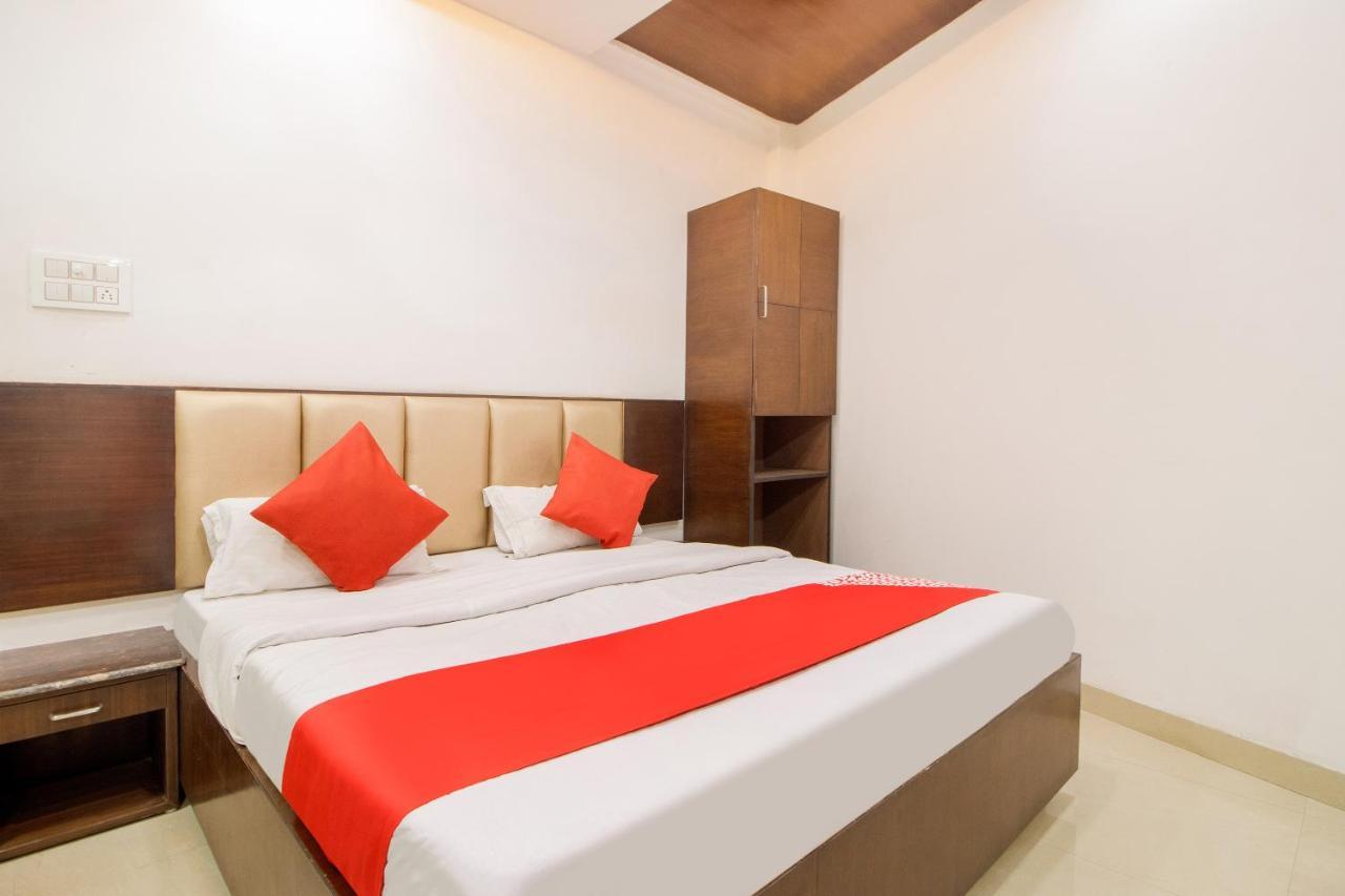 Oyo 48489 Adarsh Plaza Hotel Szaharanpur Kültér fotó