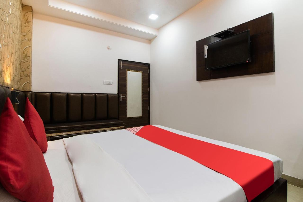 Oyo 48489 Adarsh Plaza Hotel Szaharanpur Kültér fotó