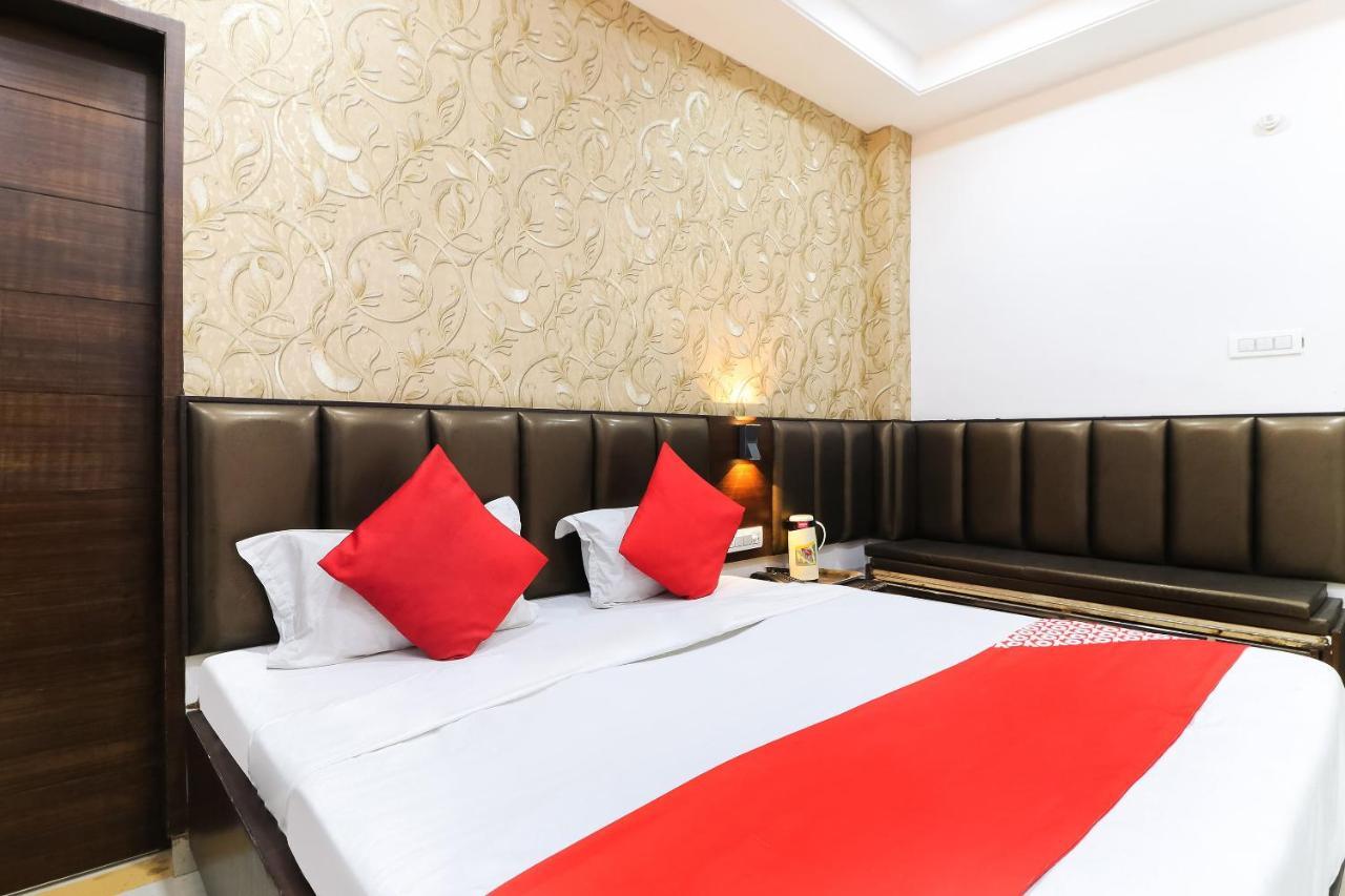 Oyo 48489 Adarsh Plaza Hotel Szaharanpur Kültér fotó