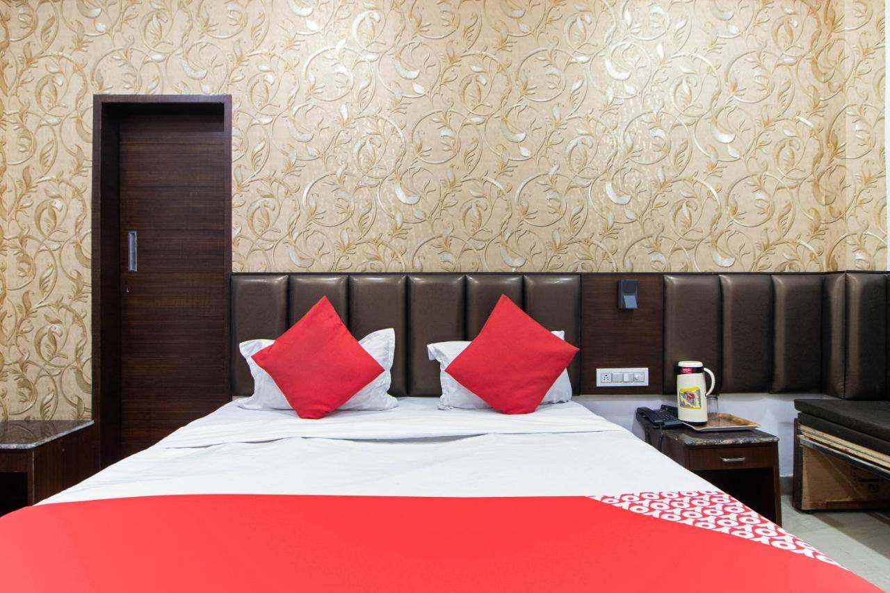 Oyo 48489 Adarsh Plaza Hotel Szaharanpur Kültér fotó